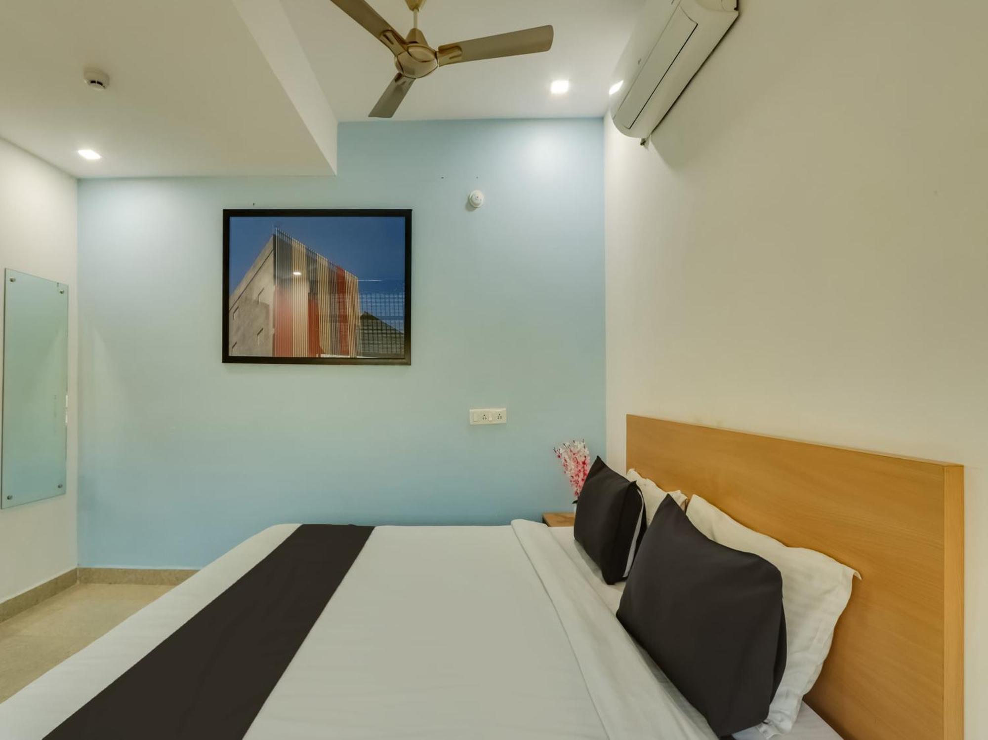 Super Townhouse Qualia Prime Hotel Near Nexus Mall 하이데라바드 외부 사진
