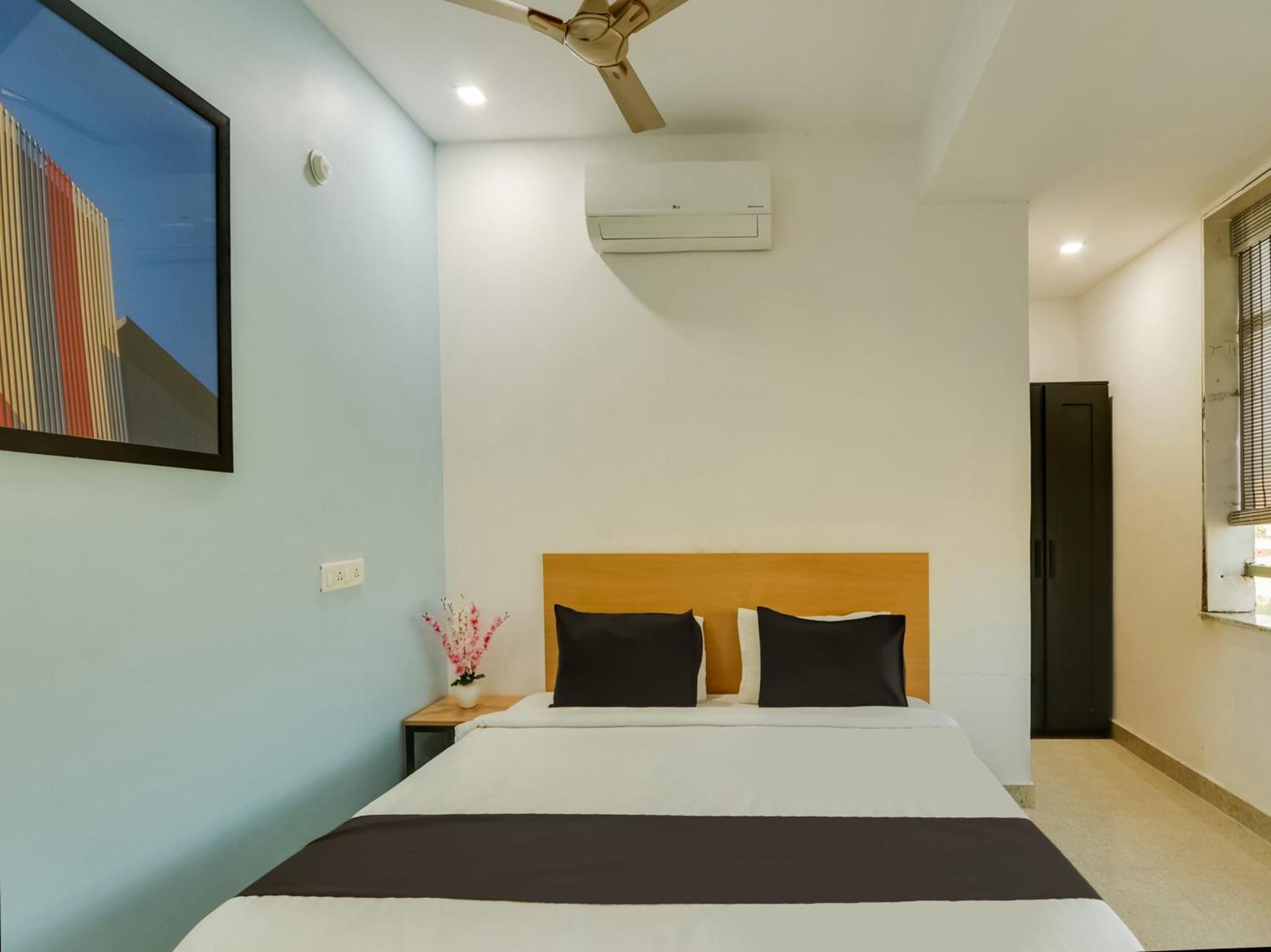 Super Townhouse Qualia Prime Hotel Near Nexus Mall 하이데라바드 외부 사진