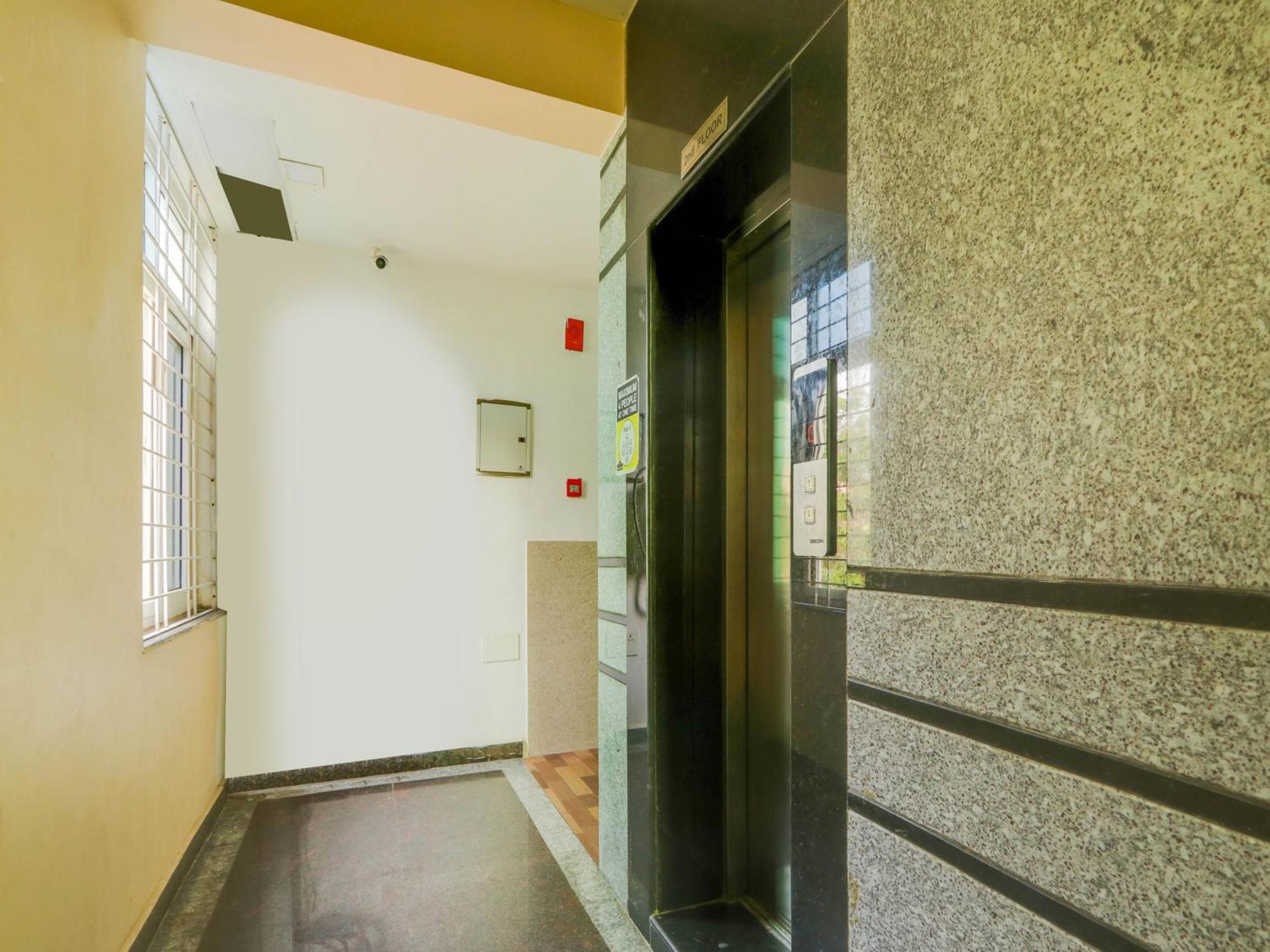 Super Townhouse Qualia Prime Hotel Near Nexus Mall 하이데라바드 외부 사진