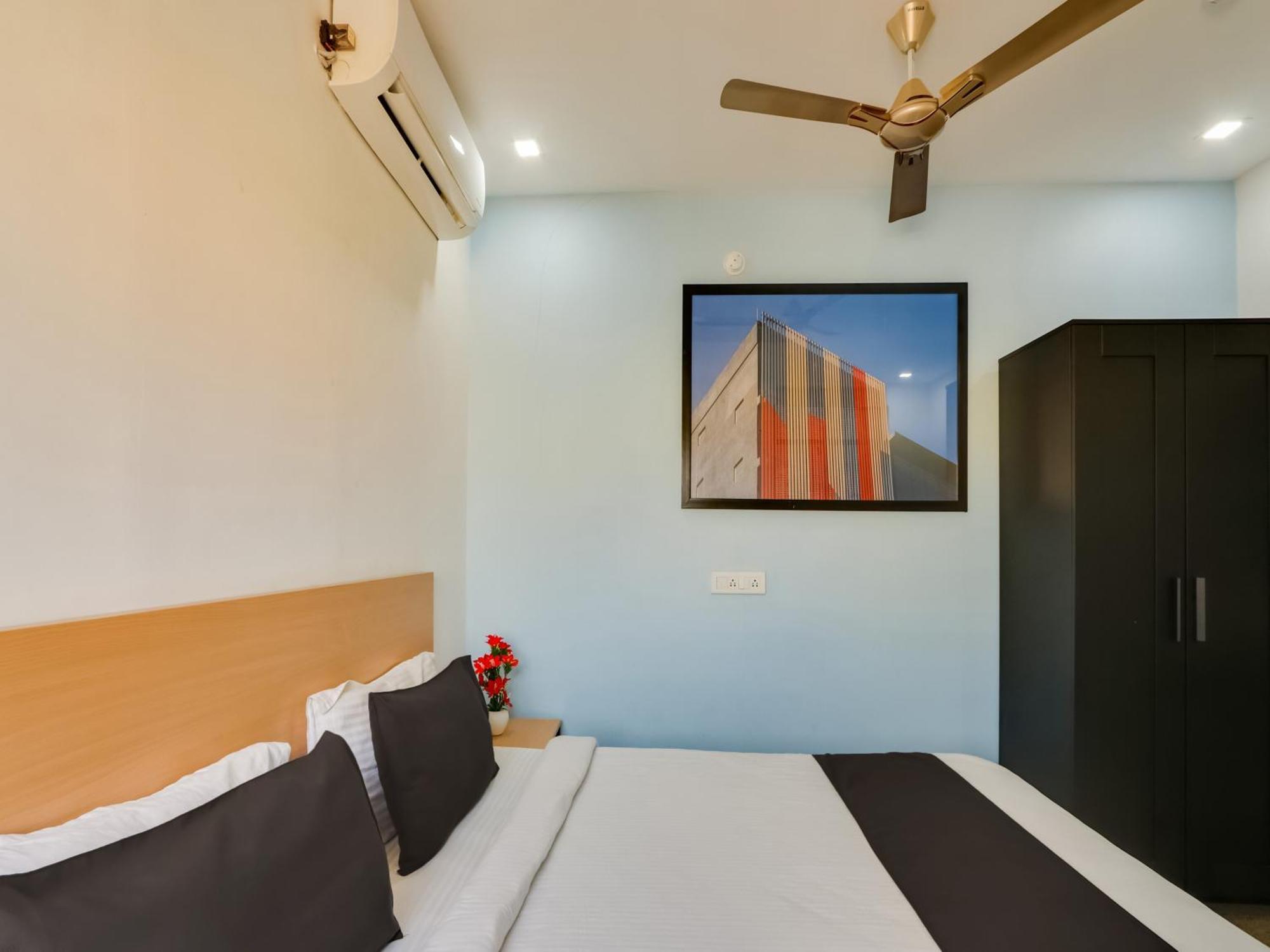 Super Townhouse Qualia Prime Hotel Near Nexus Mall 하이데라바드 외부 사진